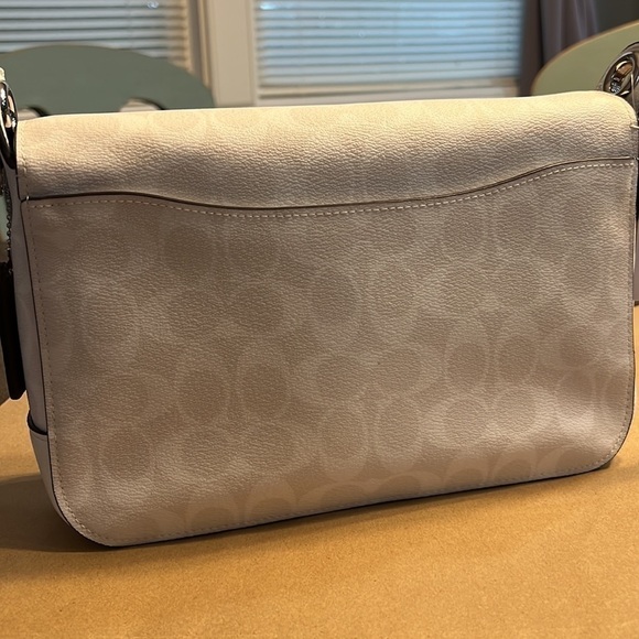 Coach Marvel Jes Messenger In Signature Canvas With Patches. - Picture 10 of 10
